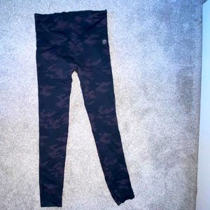Spanx leggings size medium